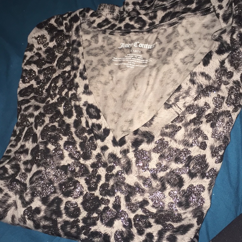 Juicy couture glitter leopard v neck tee
